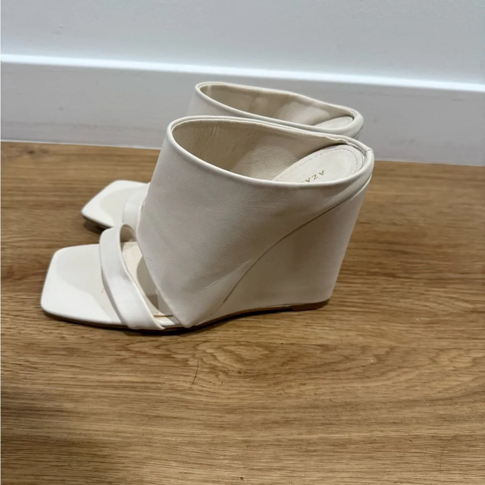 Elegant Cream Wedge Sandals - Picture 7 of 7